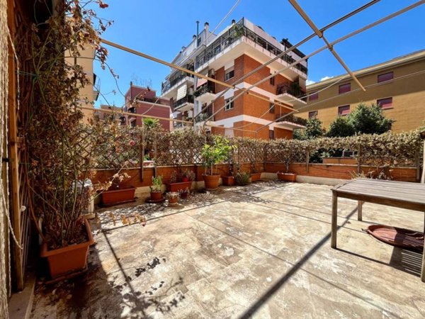 appartamento in vendita a Roma in zona Cinecittà
