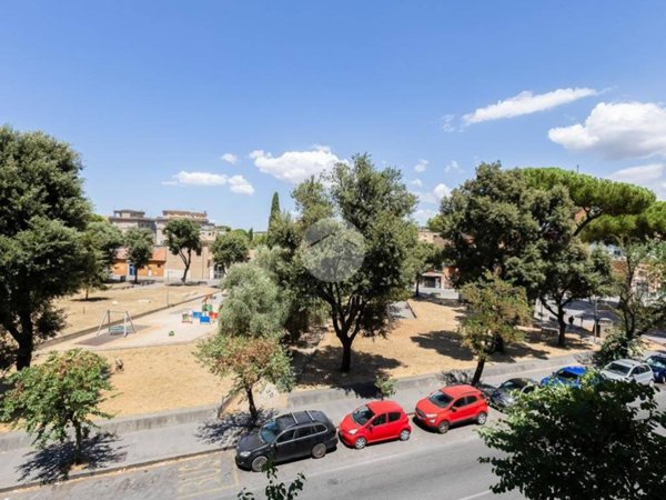 appartamento in vendita a Roma in zona Ostiense