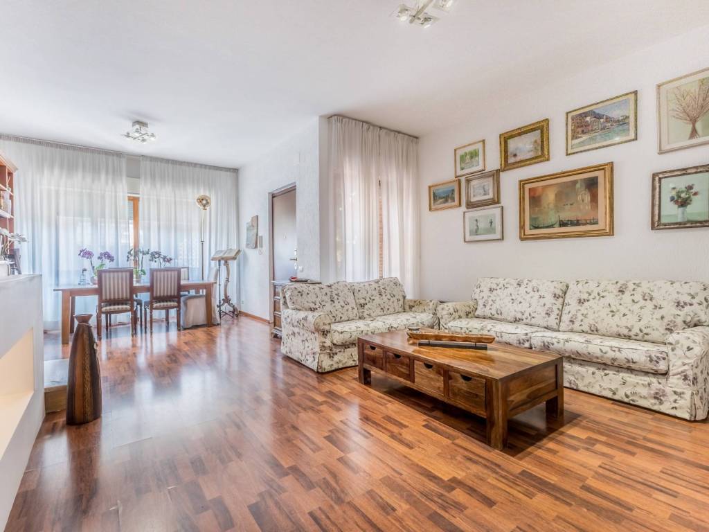 casa indipendente in vendita a Roma in zona Axa