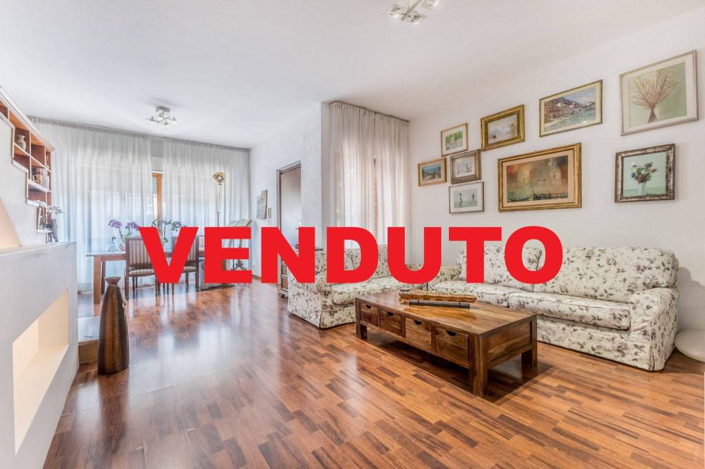 casa indipendente in vendita a Roma in zona Axa