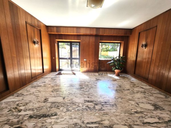 appartamento in vendita a Roma in zona Mostacciano