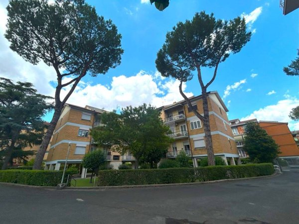 appartamento in vendita a Roma in zona Appio Claudio