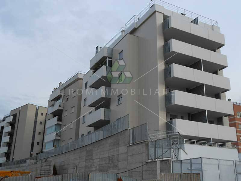 appartamento in vendita a Roma in zona Ostiense