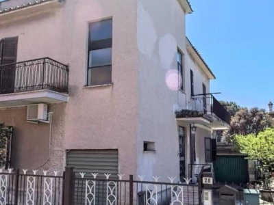 casa indipendente in vendita a Roma in zona Salario