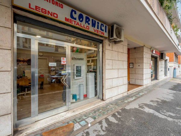negozio in vendita a Roma in zona Centro Storico