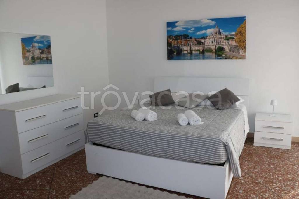 quadrivano in vendita a Roma in zona Acilia