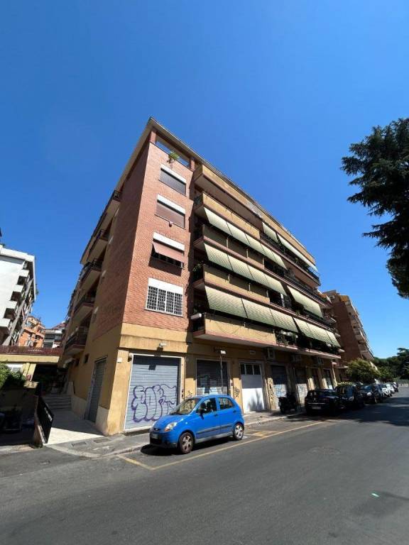 appartamento in vendita a Roma in zona Gianicolense