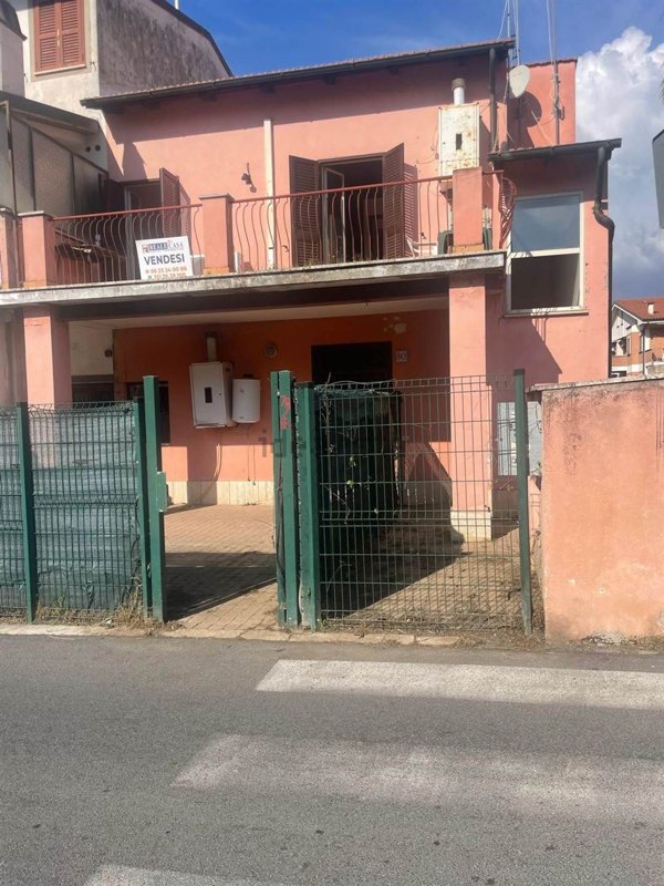 appartamento in vendita a Roma in zona Casal Morena