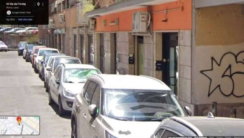 negozio in vendita a Roma in zona Appio Claudio