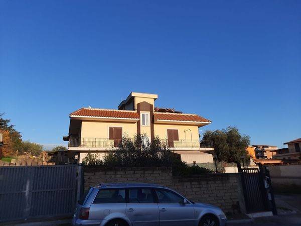 appartamento in vendita a Roma in zona Borghesiana