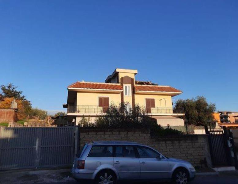 appartamento in vendita a Roma in zona Borghesiana
