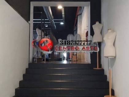negozio in vendita a Roma in zona Tuscolano