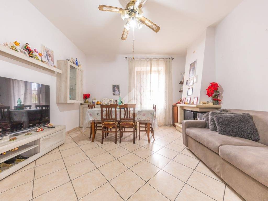 appartamento in vendita a Roma in zona Castelverde