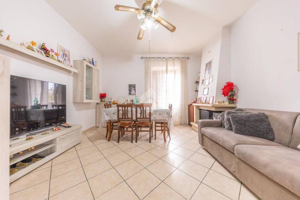 appartamento in vendita a Roma in zona Castelverde