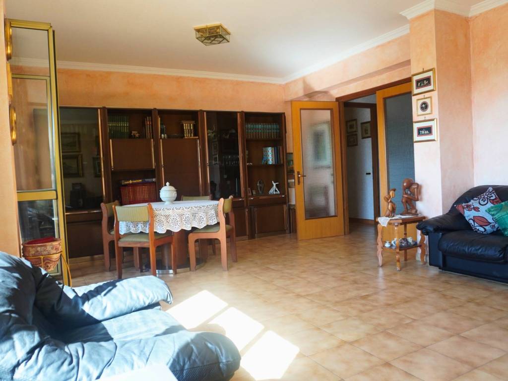 appartamento in vendita a Roma in zona Giuliano Dalmata