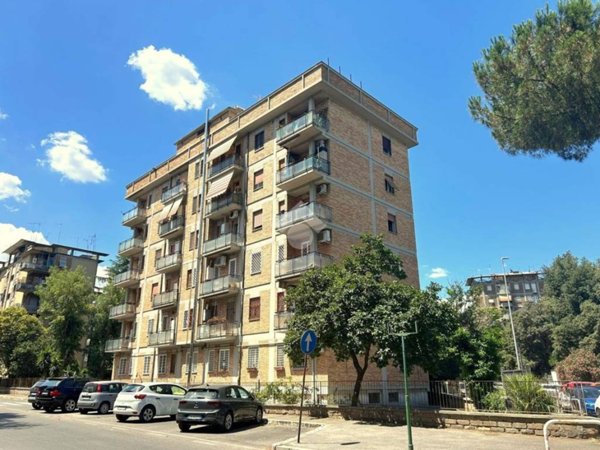 appartamento in vendita a Roma in zona Cinecittà