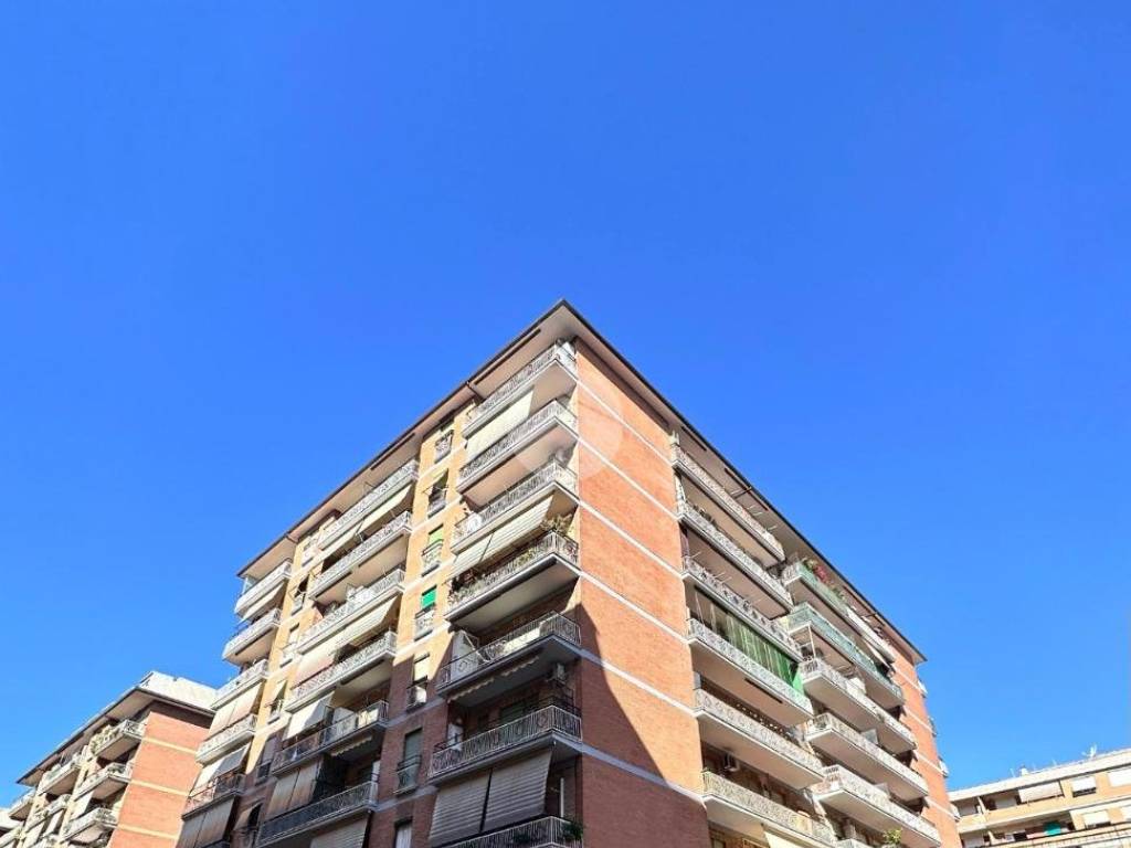 appartamento in vendita a Roma in zona Tuscolano