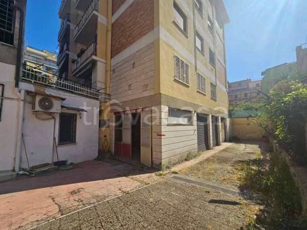 negozio in vendita a Roma in zona Primavalle