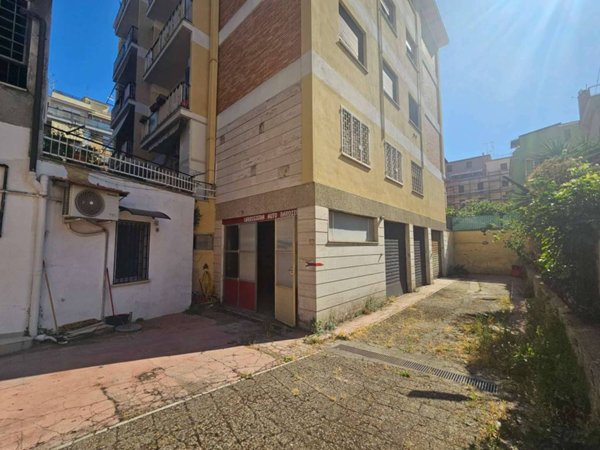 ufficio in vendita a Roma in zona Primavalle