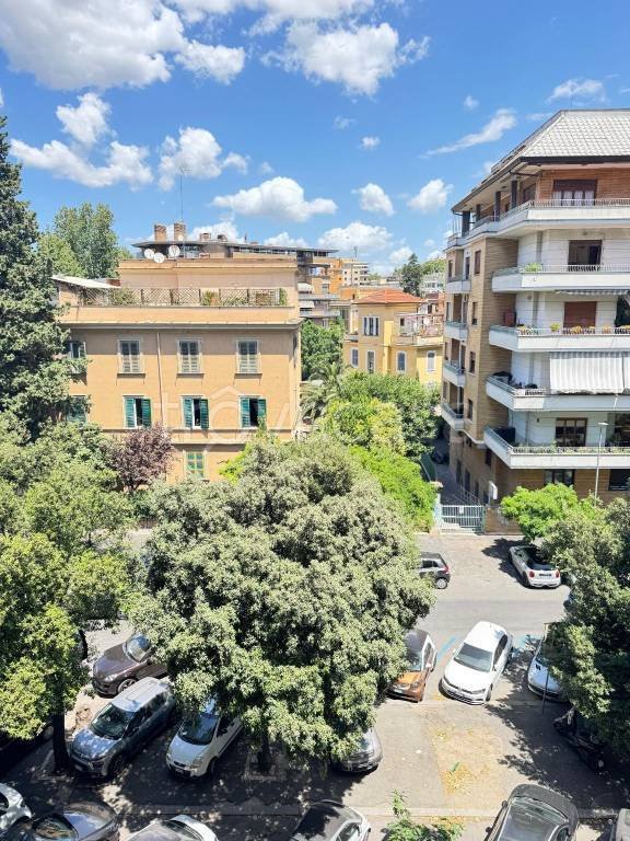 appartamento in vendita a Roma in zona Della Vittoria
