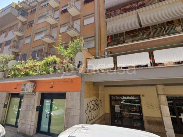negozio in vendita a Roma in zona Appio Claudio