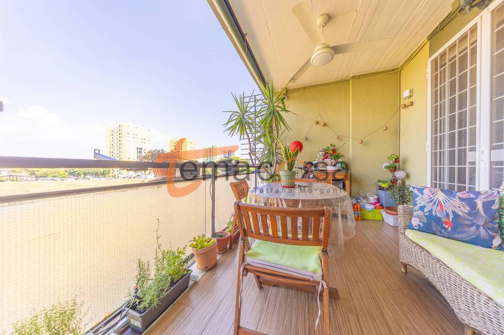 appartamento in vendita a Roma in zona Tor Bella Monaca