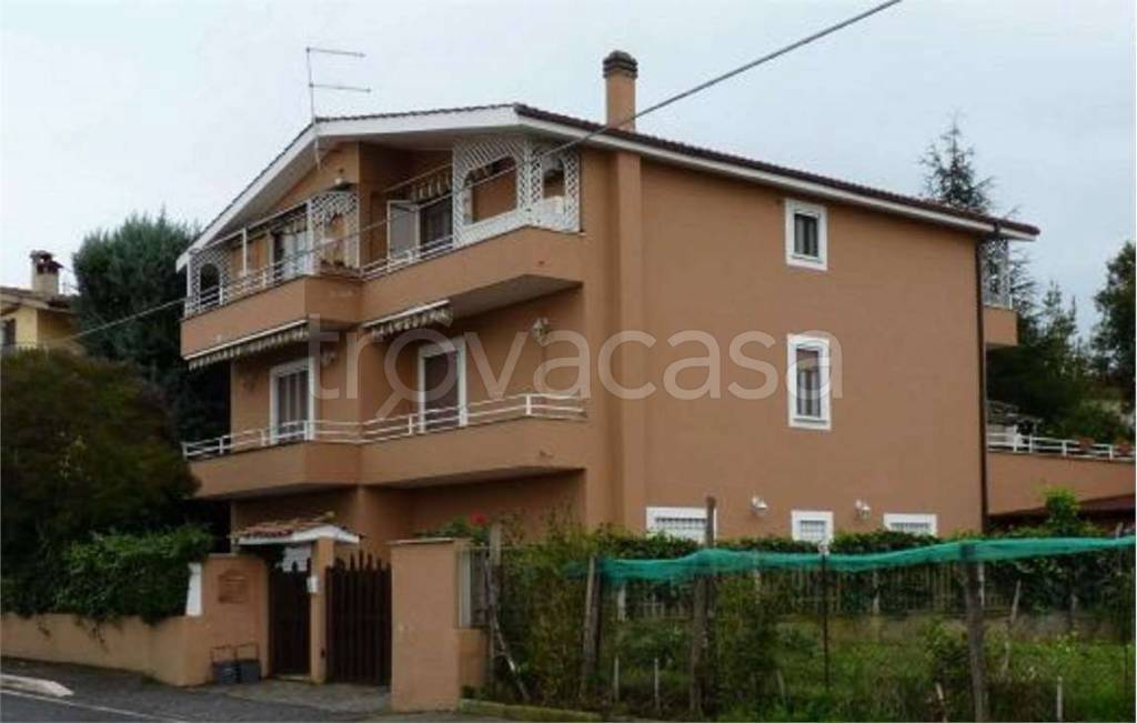 casa indipendente in vendita a Roma in zona Osteria Nuova