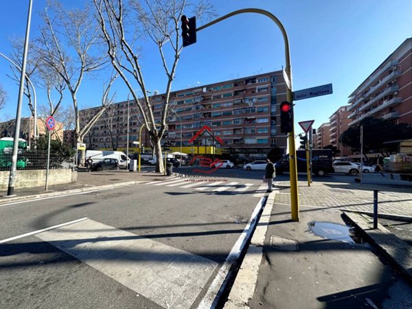 negozio in vendita a Roma