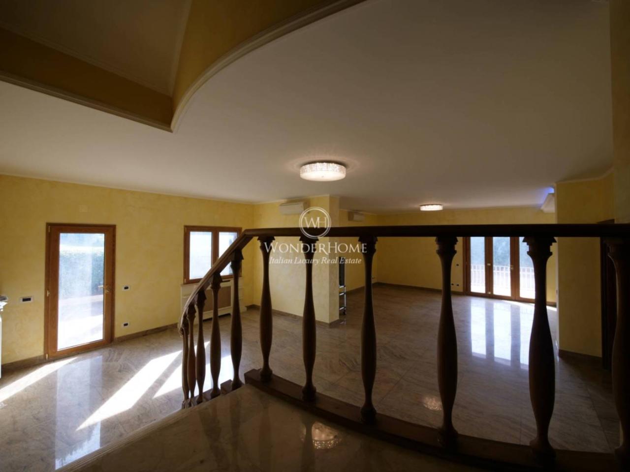 casa indipendente in vendita a Roma