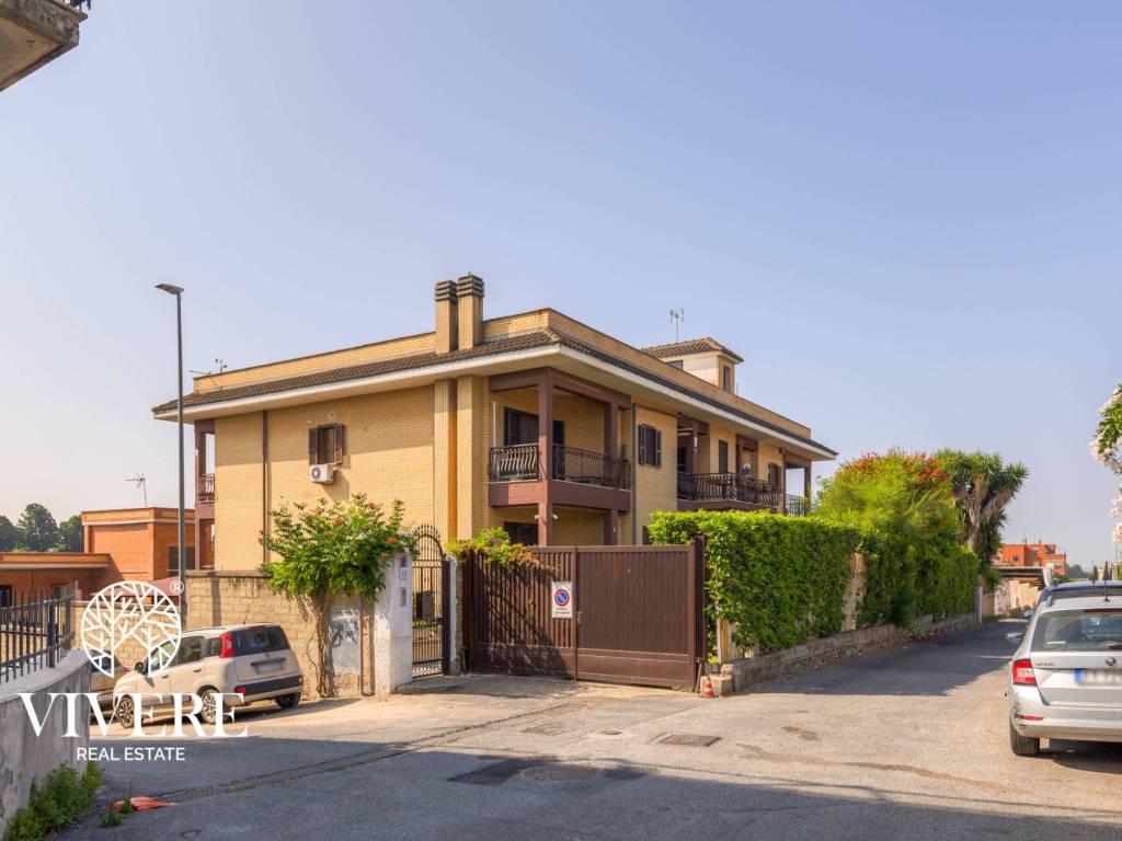 appartamento in vendita a Roma in zona Massimina/Casal Lumbroso