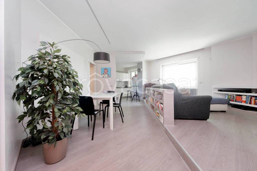 appartamento in vendita a Roma in zona Ostiense