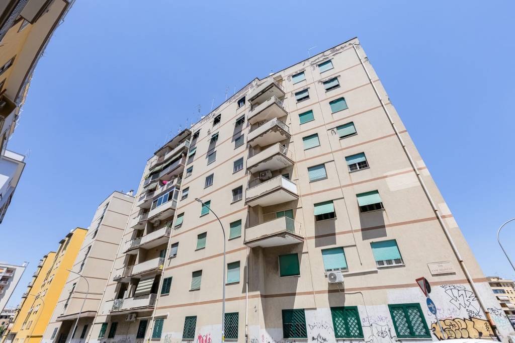 appartamento in vendita a Roma in zona Appio Claudio