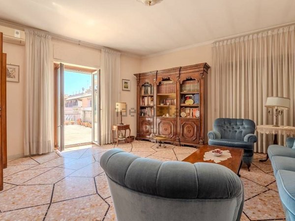 appartamento in vendita a Roma in zona Appio Claudio