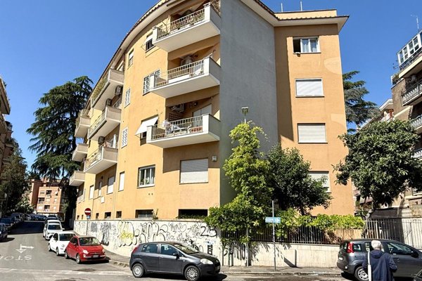 appartamento in vendita a Roma in zona Monte Sacro/Talenti