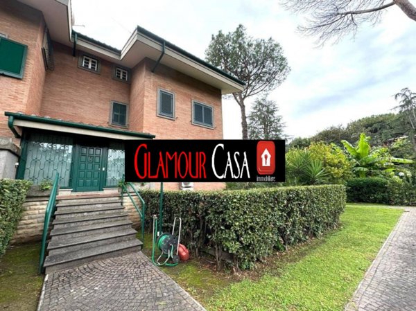 casa indipendente in vendita a Roma in zona Mostacciano