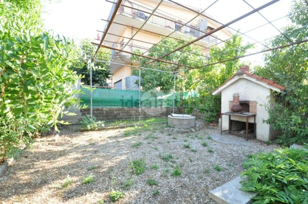 appartamento in vendita a Roma in zona Finocchio