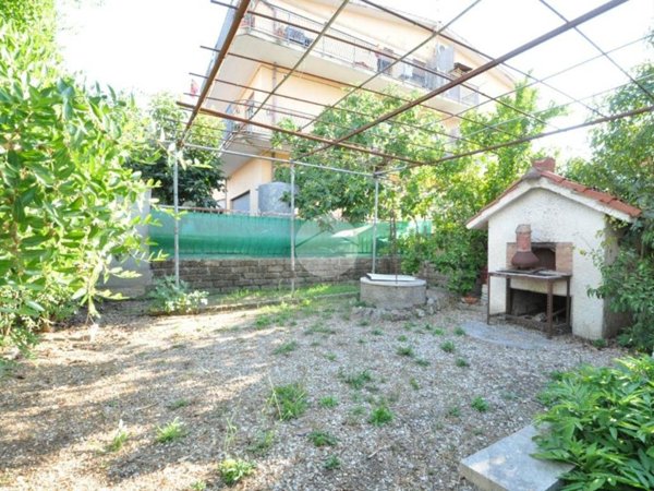 appartamento in vendita a Roma in zona Finocchio