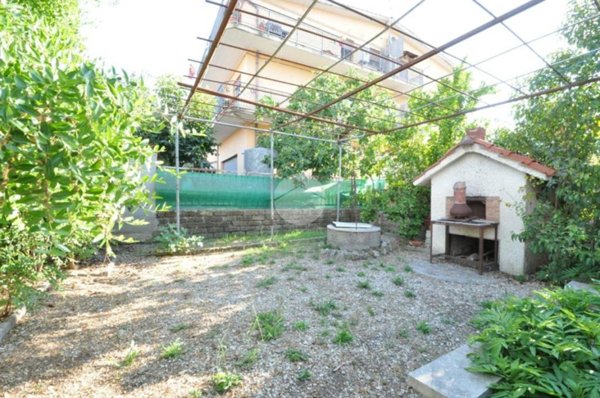 appartamento in vendita a Roma in zona Finocchio