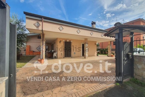 casa indipendente in vendita a Roma in zona Lunghezza
