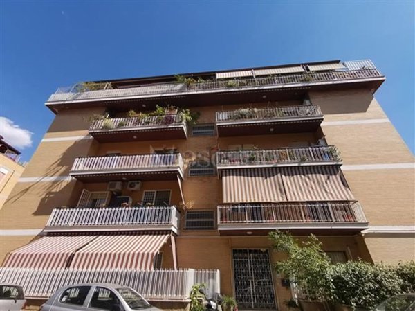 appartamento in vendita a Roma in zona Torrevecchia