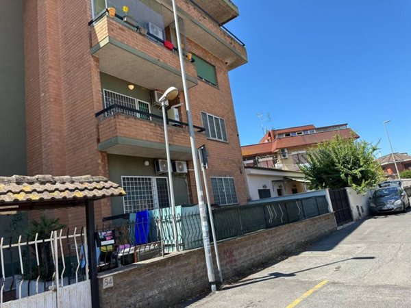 appartamento in vendita a Roma in zona Acilia