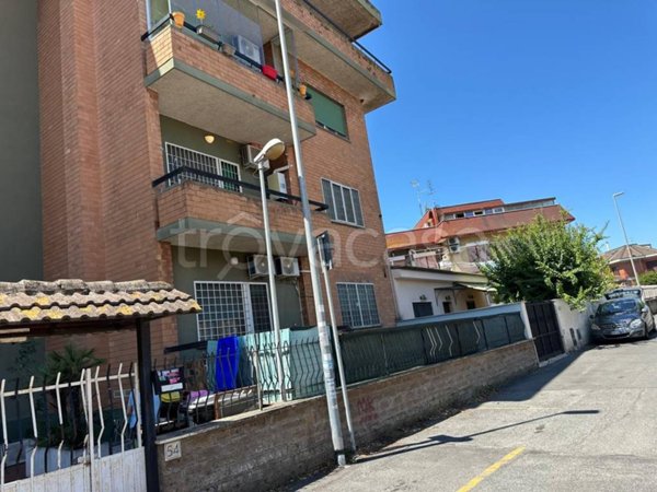 appartamento in vendita a Roma in zona Acilia