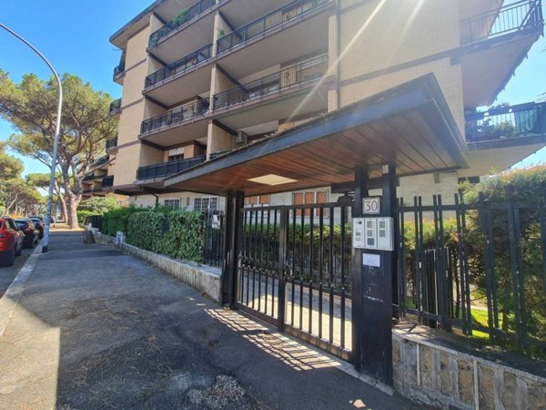 appartamento in vendita a Roma in zona Mostacciano