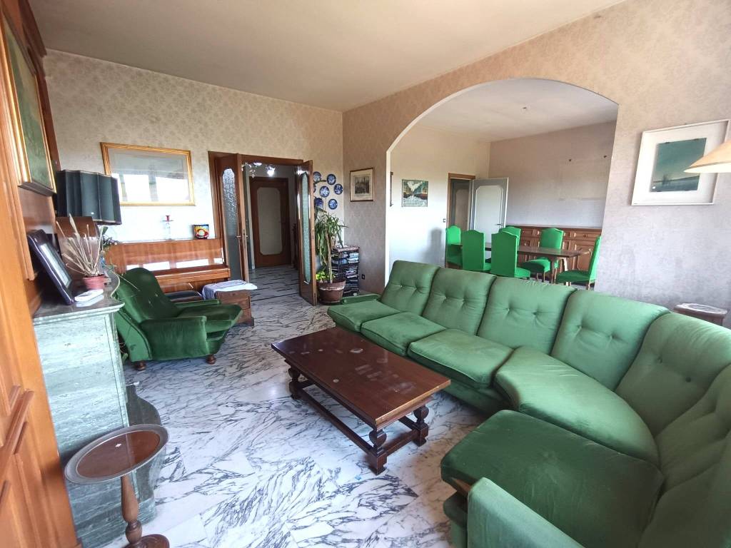 appartamento in vendita a Roma in zona Appio Latino