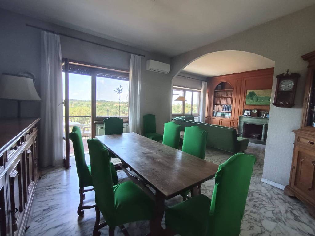 appartamento in vendita a Roma in zona Appio Latino