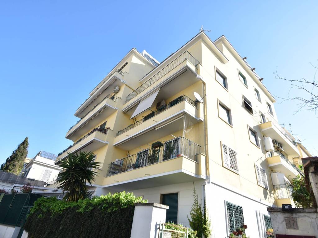 appartamento in vendita a Roma in zona Gianicolense