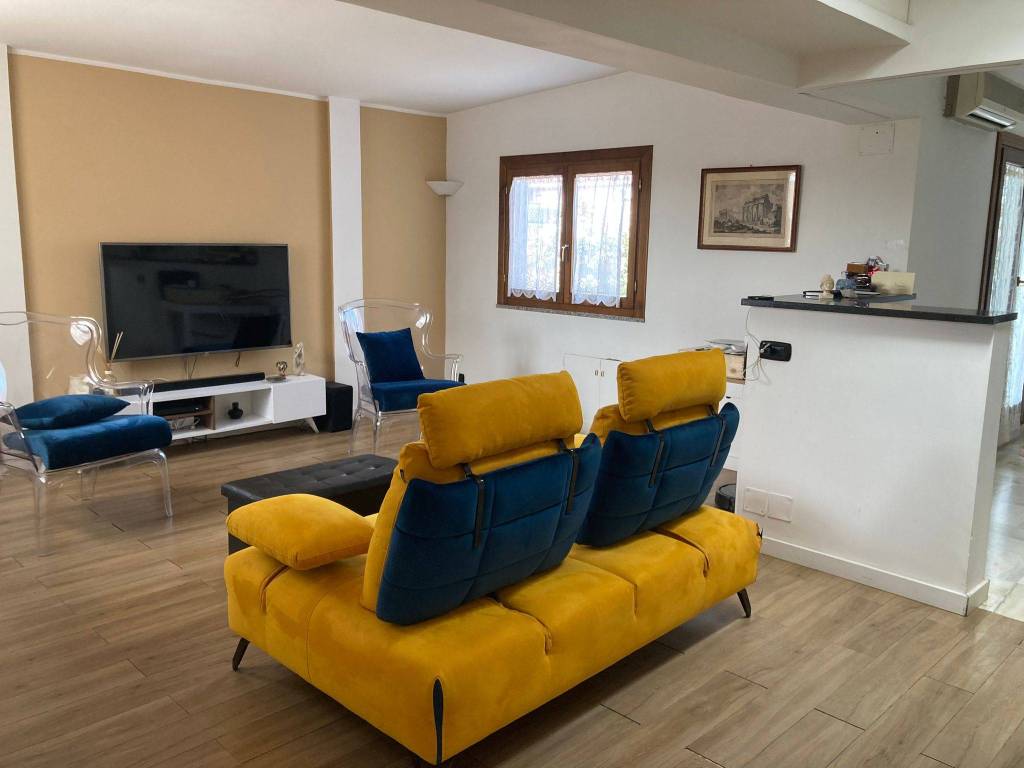appartamento in vendita a Roma in zona Prenestino-Centocelle
