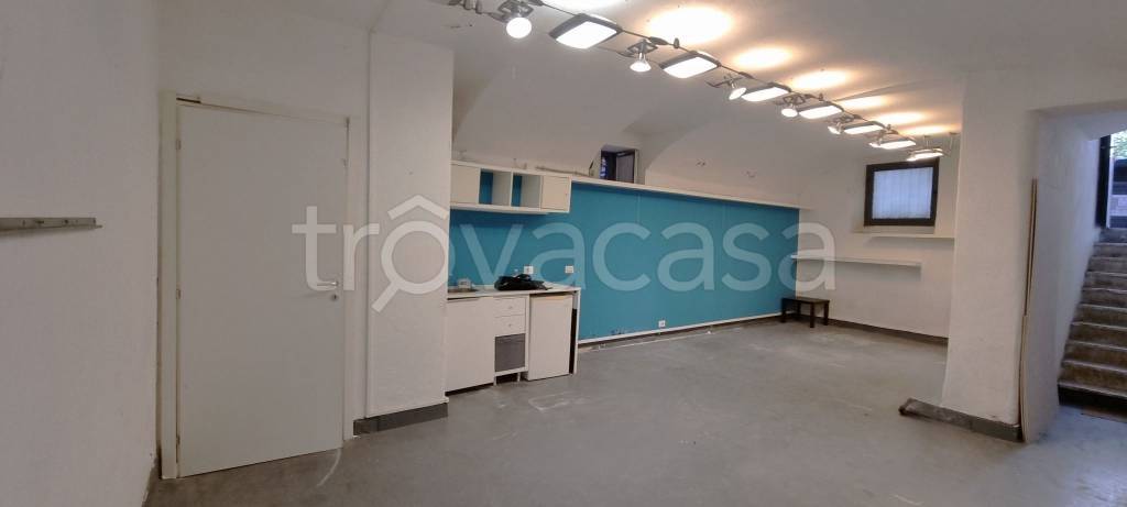 locale commerciale in vendita a Roma