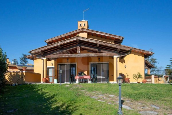 casa indipendente in vendita a Roma in zona Pantan Monastero