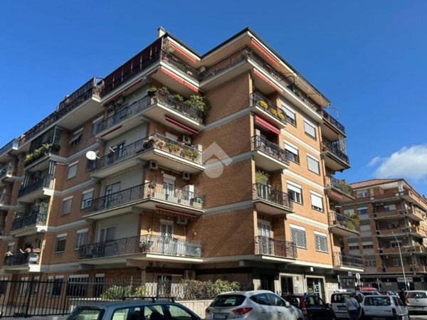 appartamento in vendita a Roma in zona Tuscolano